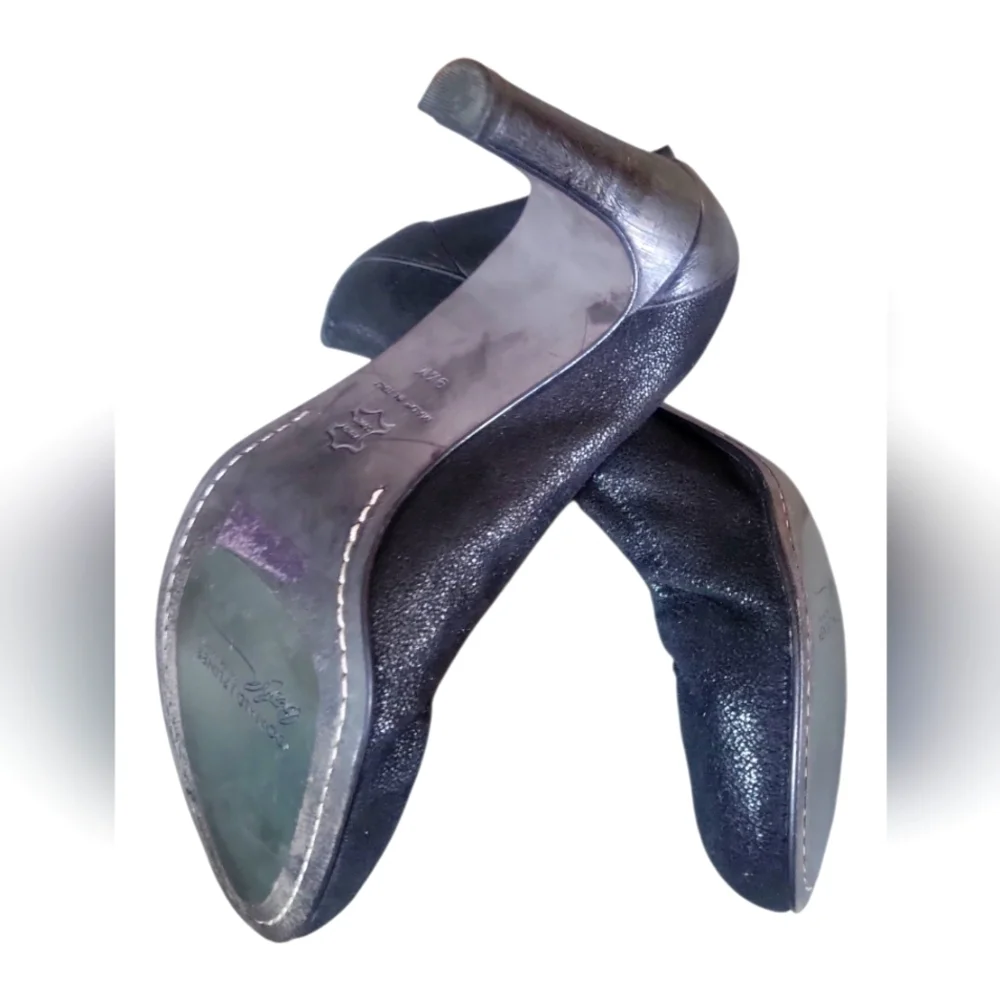 Donald J. Pliner Elegant Black Women's Timeless Elastic Opening Heels 9 1/2